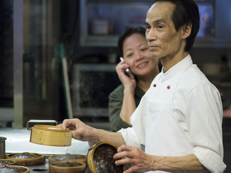Jenny Loh en Popo Fan in de keuken van Asian Glories