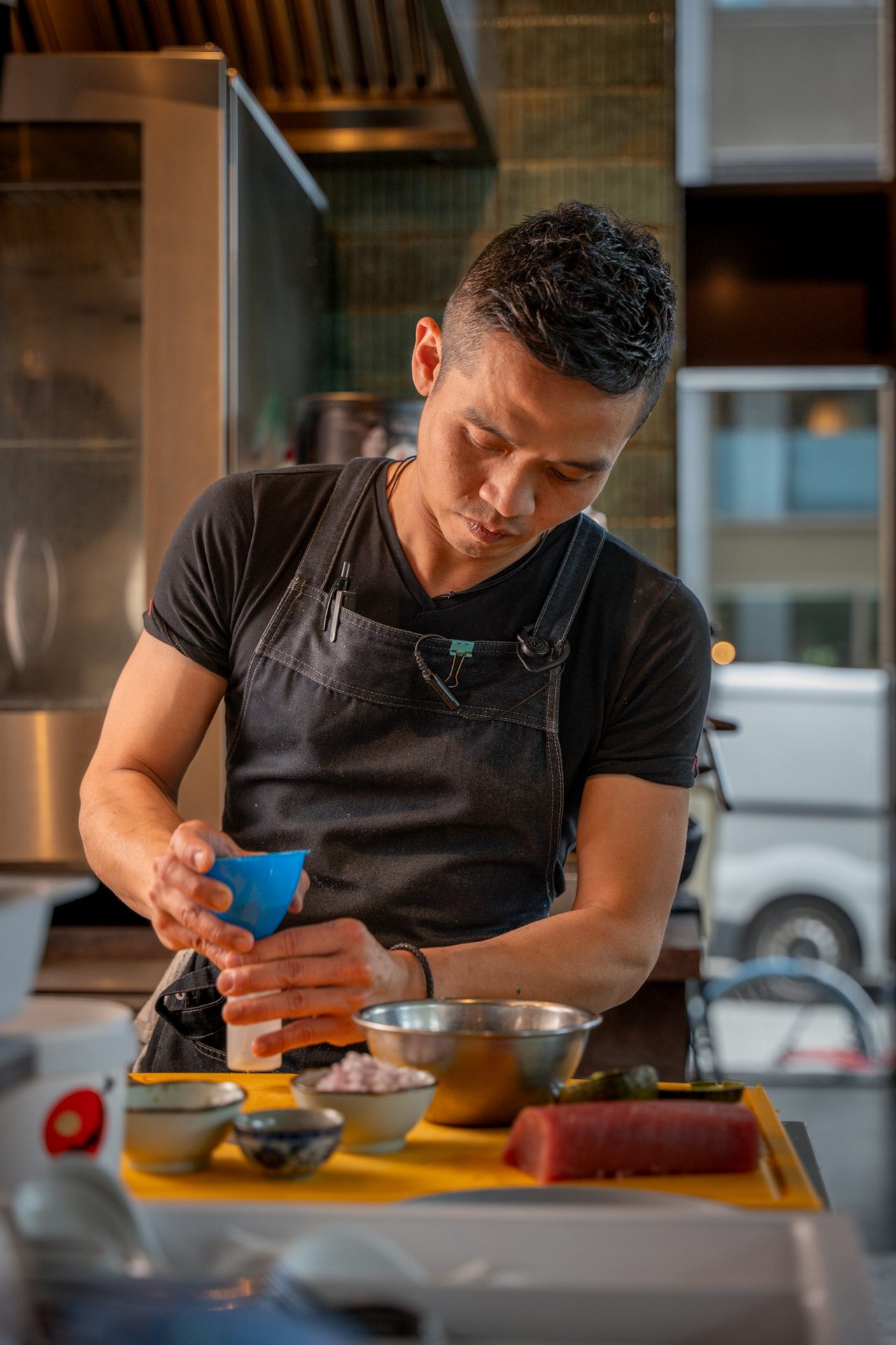 Chef Kevin Fan achter de wok